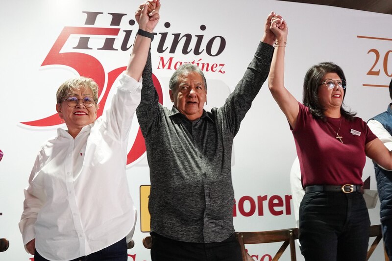 Mariela Gutiérrez hablando ante simpatizantes de la 4T en un acto público en Tecámac