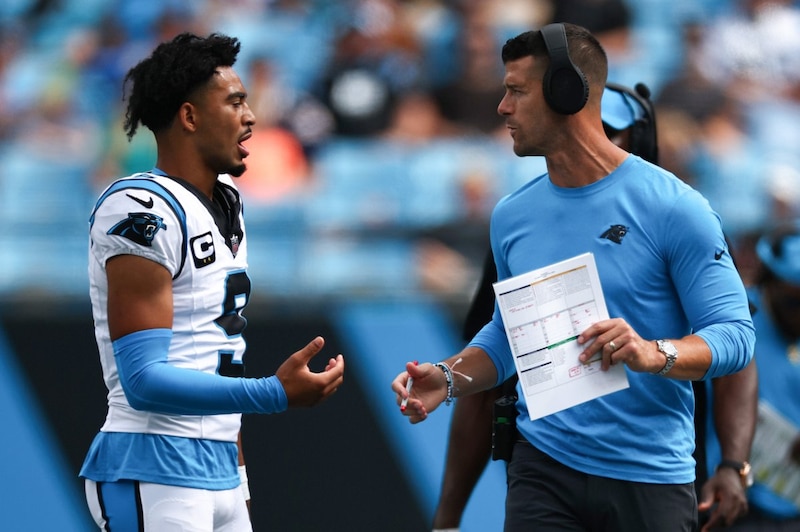 El Head Coach de los Carolina Panthers busca desarrollar a Bryce Young para poner a la franquicia en posición ganadora para la temporada 2025.