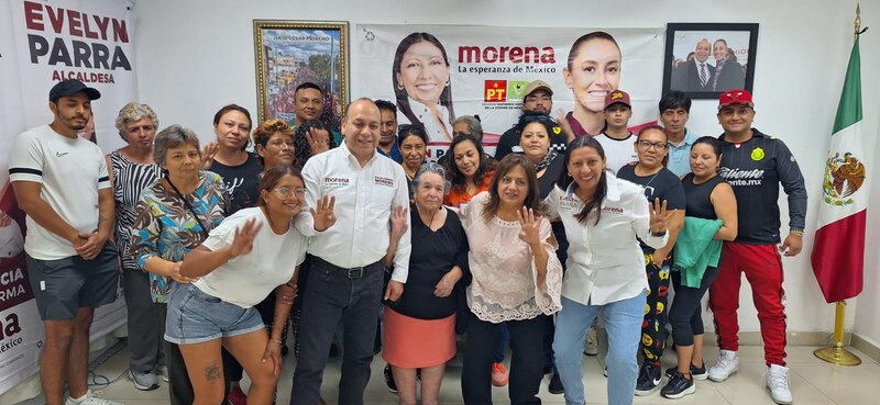 Evelyn Parra, candidata de Morena a la alcaldía de Iztapalapa, se reúne con vecinos de la demarcación