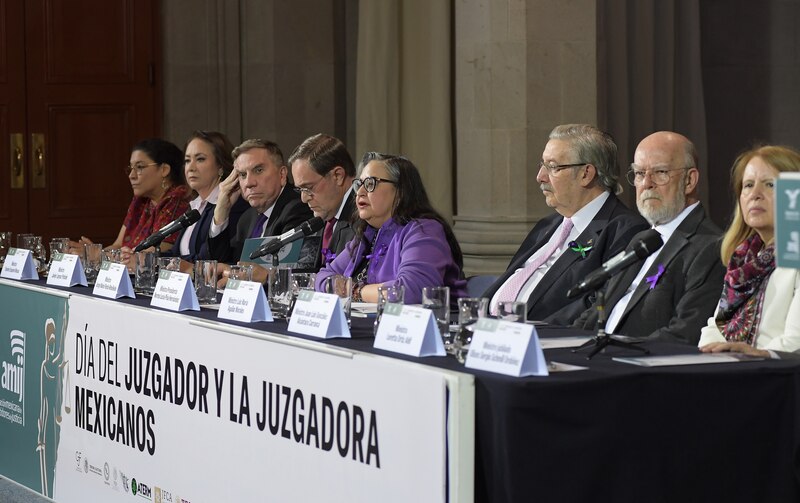 Mesa redonda sobre el Día del Juzgador y la Jueza Mexicana
