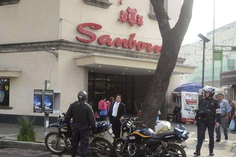 Asalto en Sanborns