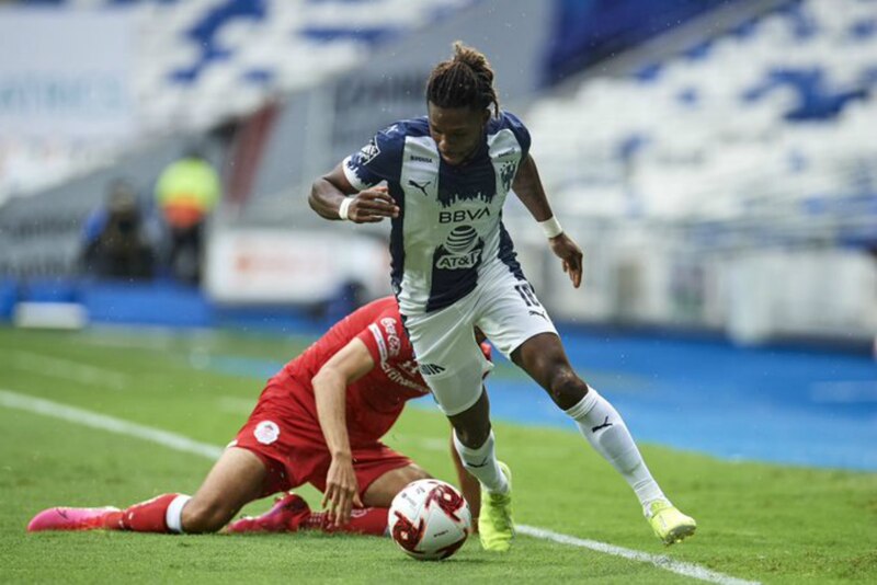 Jugador de fútbol en acción
