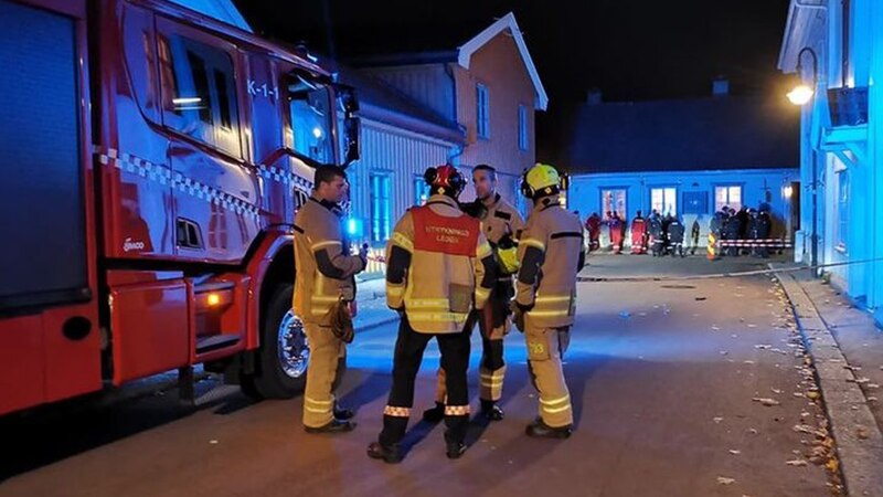 Bomberos atienden incendio en una casa