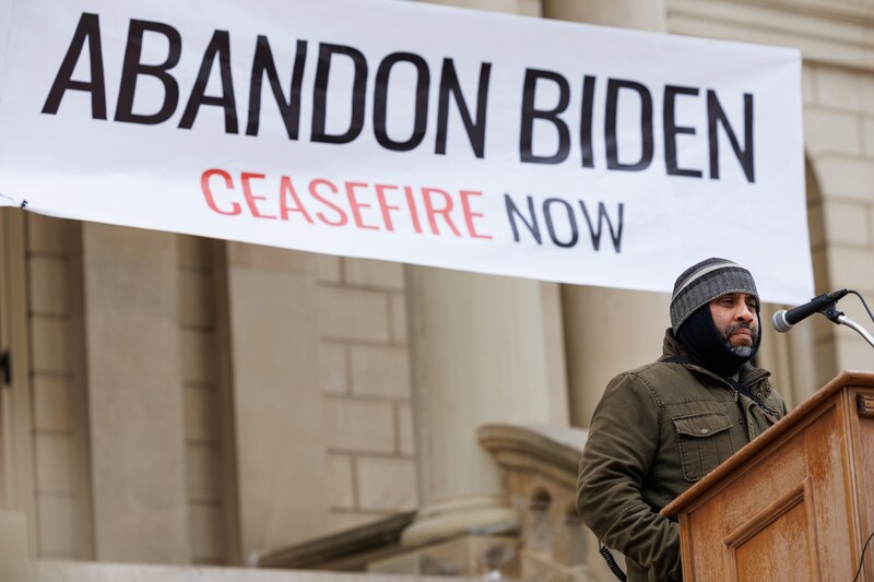 Protestan contra Biden frente a la Casa Blanca