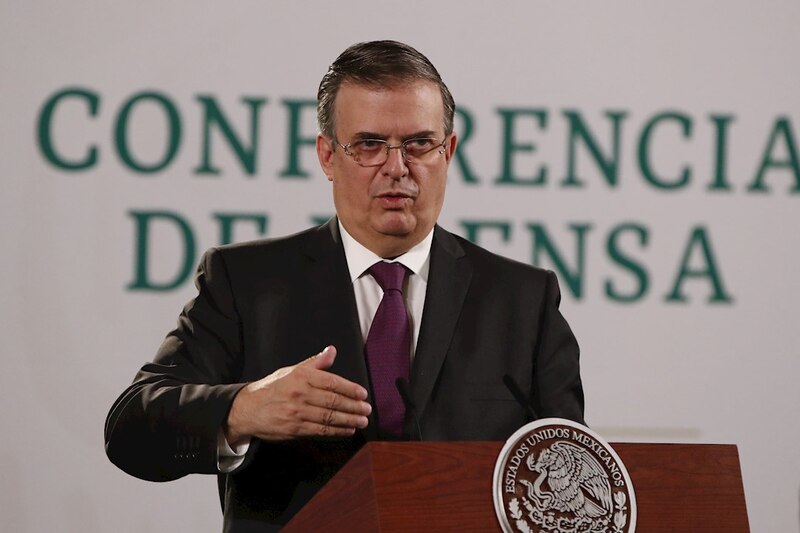 El canciller Marcelo Ebrard da una conferencia de prensa