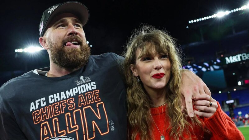 Patrick Mahomes y su esposa Brittany Matthews celebran la victoria de los Chiefs en el Super Bowl LIV