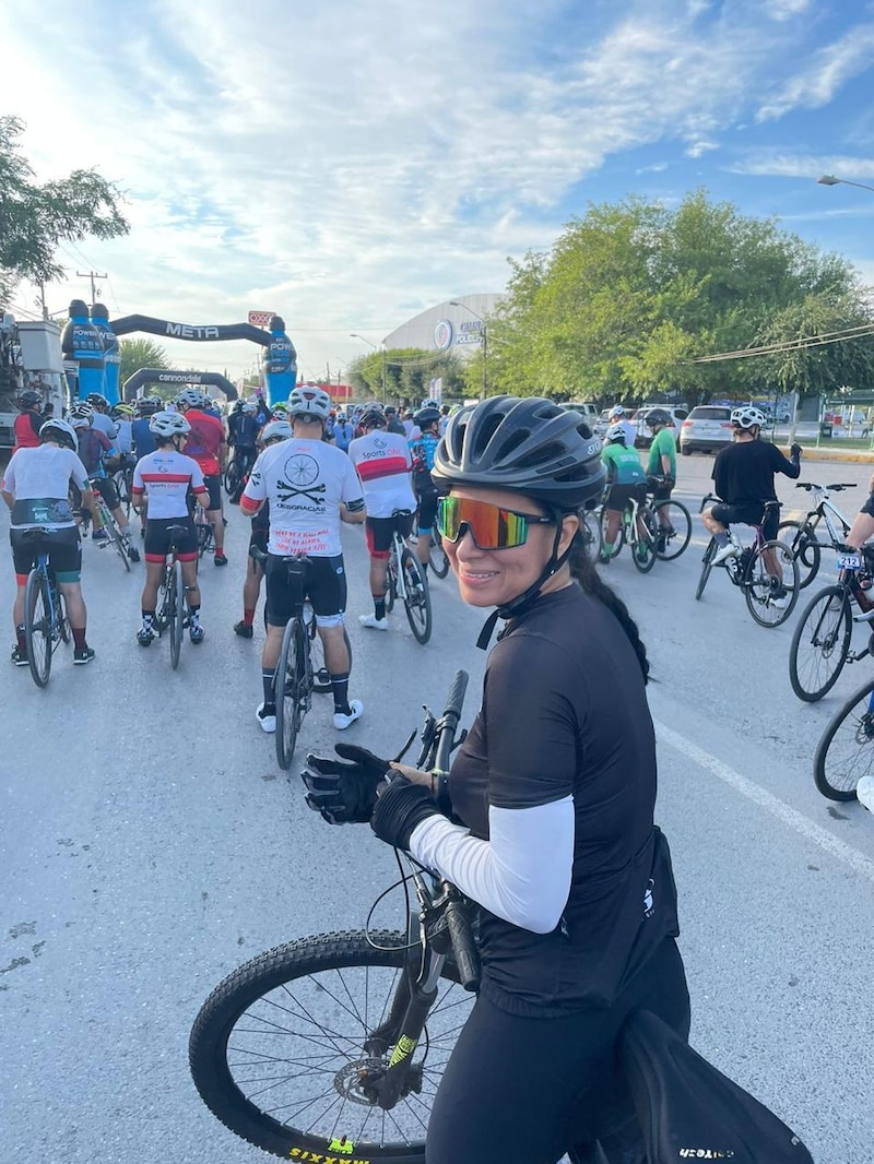 María Concepción Martínez, disfruta de practicar ciclismo los fines de semana, al lado de su amada familia