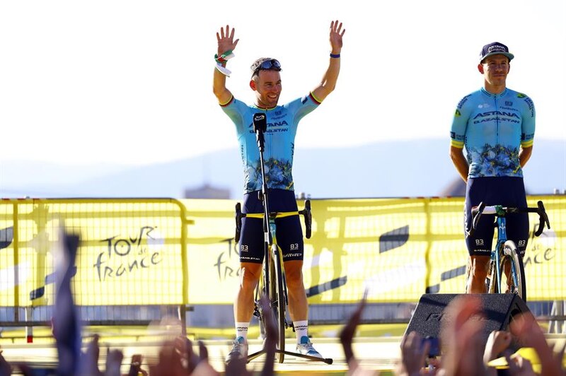 El ciclista kazajo Alexey Lutsenko gana la quinta etapa del Tour de Francia 2021