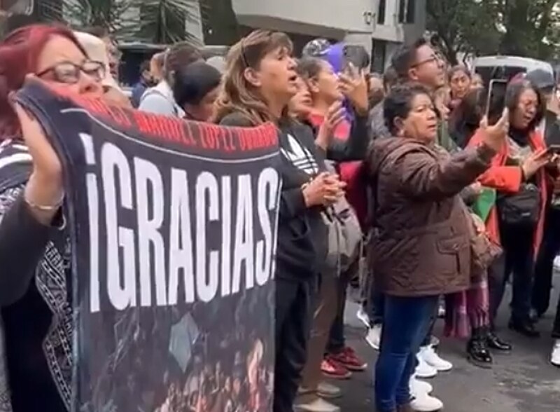 Multitudinaria despedida a Vicente Fernández en la Ciudad de México