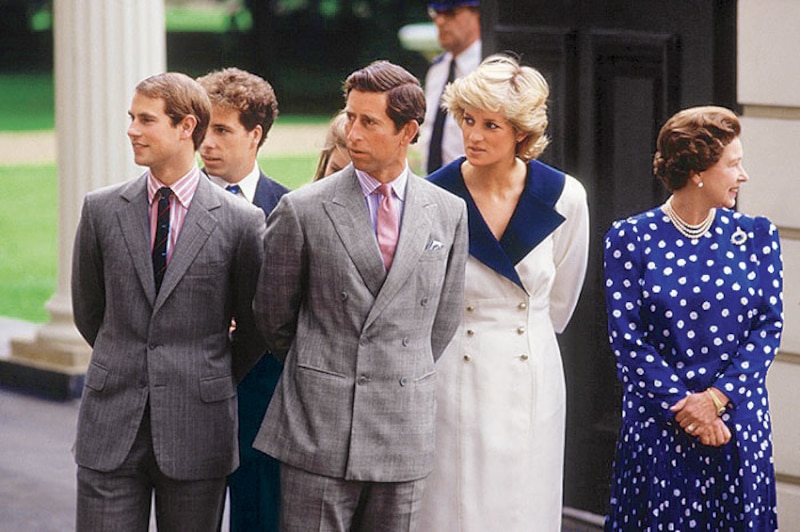 La Princesa Diana y la Reina Isabel II