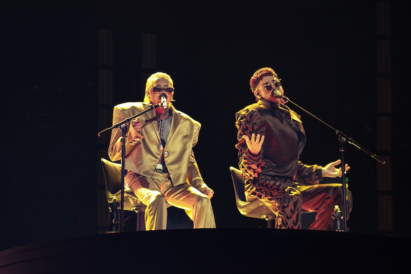 Ca7riel y Paco Amoroso en concierto desde el Palacio de los Deportes