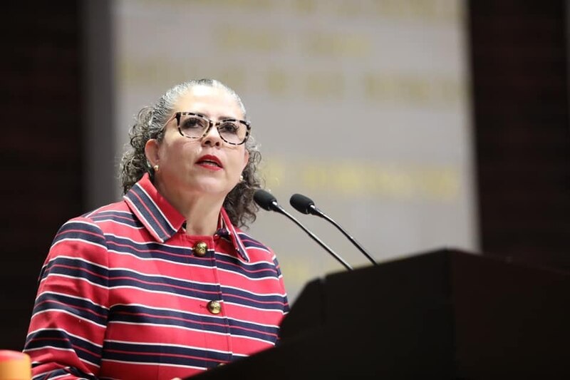 La ministra de Educación, Marilú Martens, durante una conferencia de prensa.