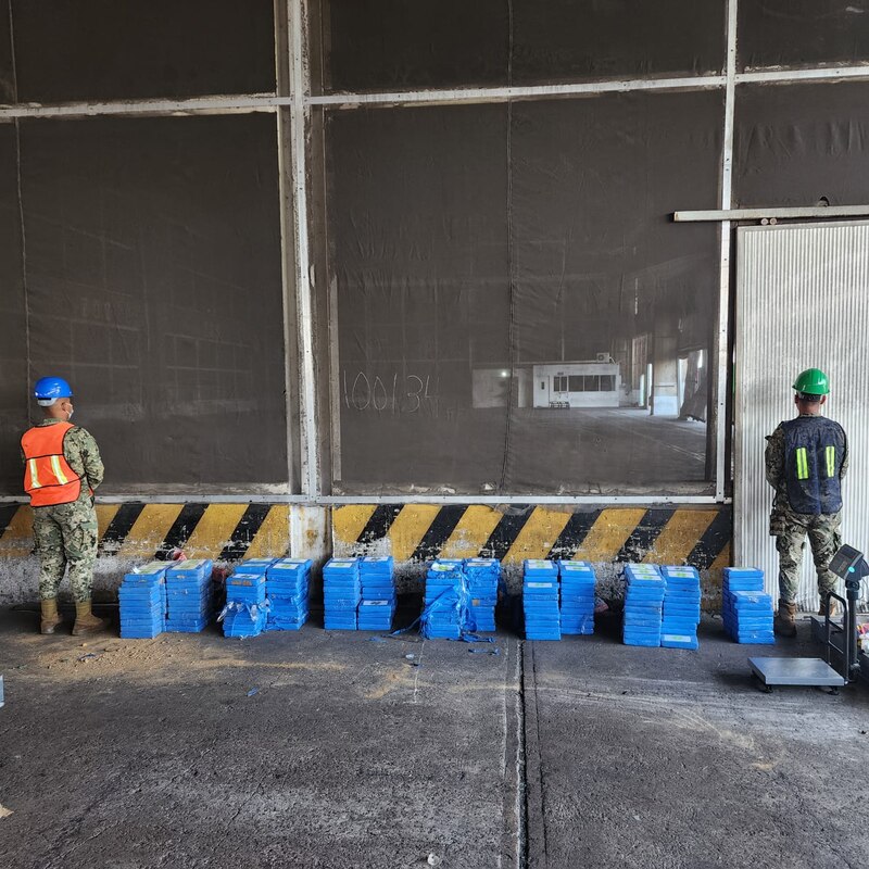 Decomisan 100 kilos de cocaína en un almacén