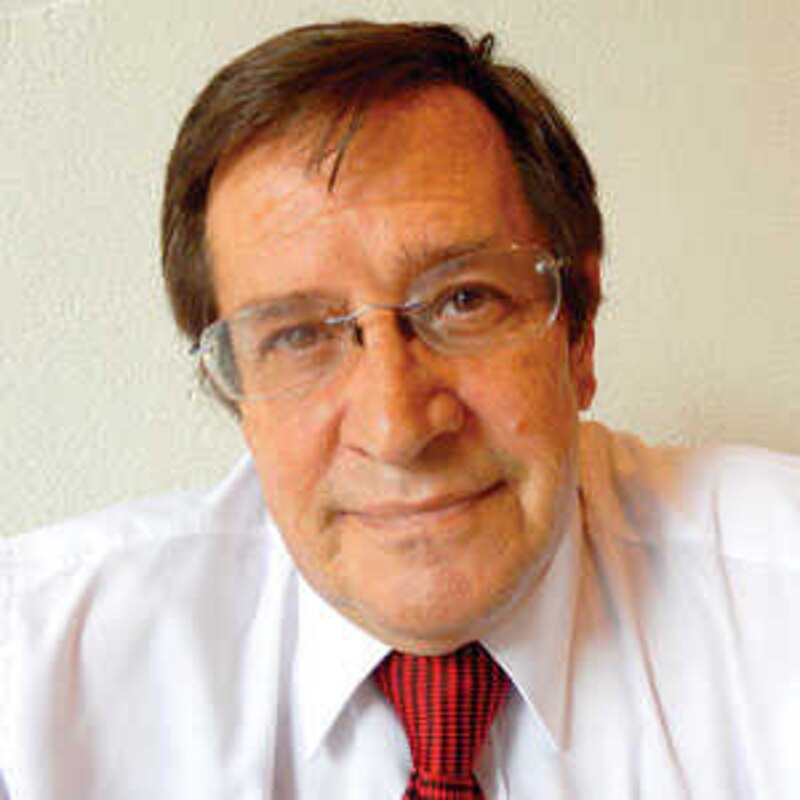 El economista español José Luis Sampedro.