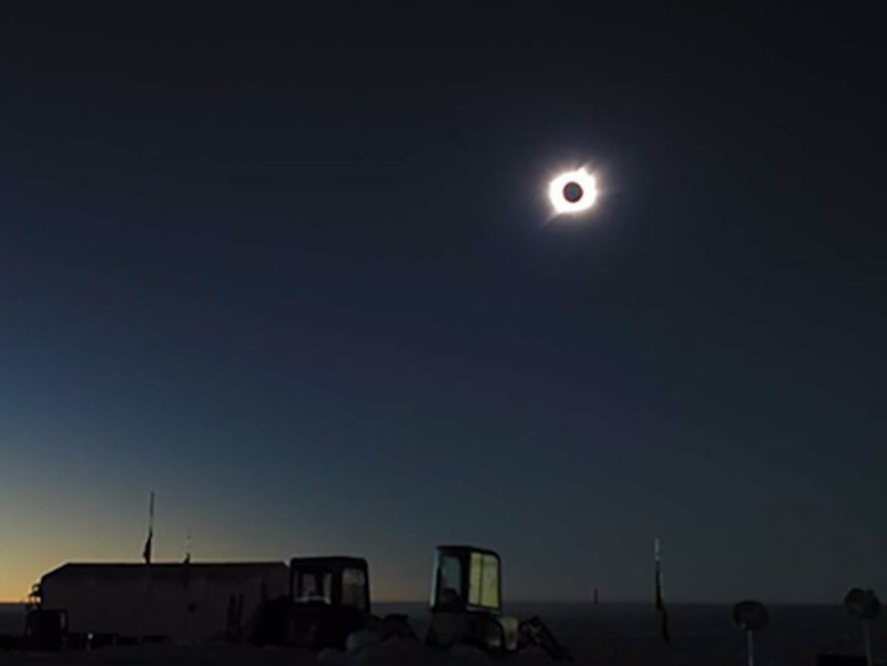 Eclipse solar en la Antártida