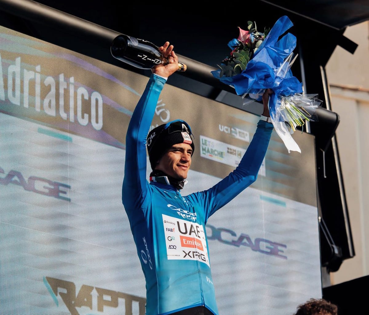 Isaac del Toro recupera la Maglia Azzurra de l&iacute;der en la Tirreno Adri&aacute;tico