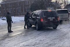 EU detiene a mil migrantes en operativo masivo en Minnesota; ICE asesinó a mujer que tachó de “terrorista”