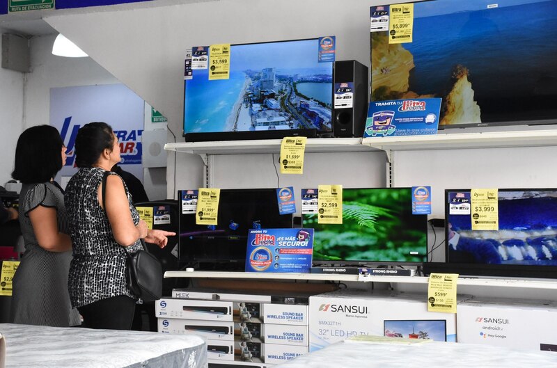 Los artículos de línea blanca y electrodomésticos han tenido mayor demanda en comercios y tiendas departamentales durante el segundo día del buen fin, que terminara hasta el 20 de noviembre.