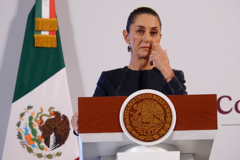 Claudia Sheinbaum, presidenta constitucional de los Estados Unidos Mexicanos, encabezó la Mañanera del Pueblo en el Salón Tesorería en Palacio Nacional.