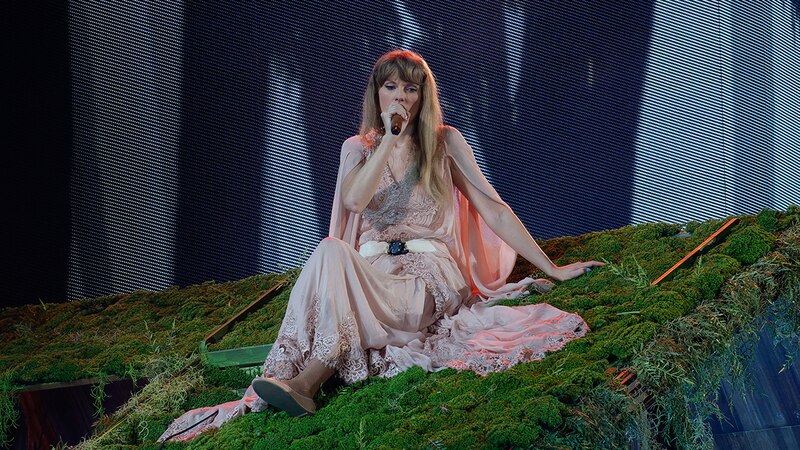 Florence Welch, vocalista de Florence and the Machine, en concierto.