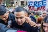 Migrante salvadoreño detenido otra vez por ICE; Jueza suspende su deportación a Uganda