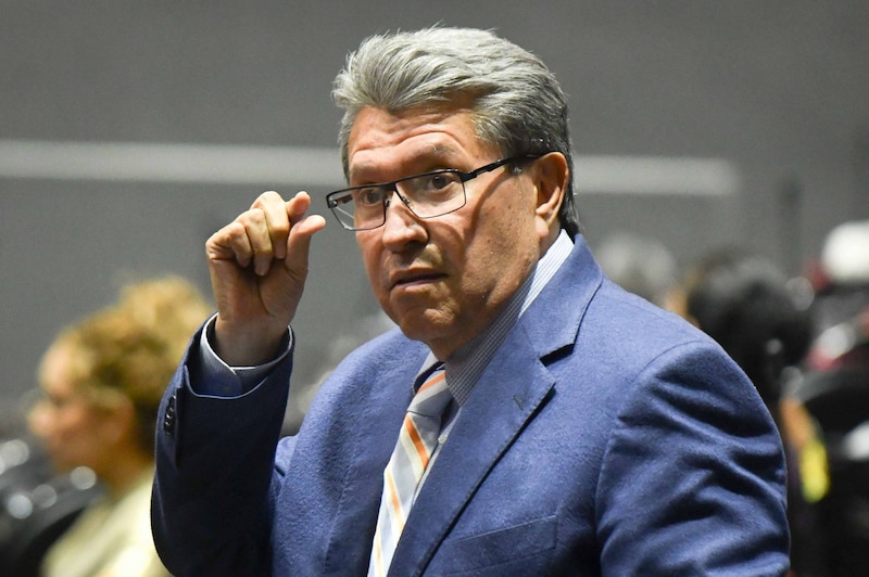 Ricardo Monreal, diputado y coordinador del grupo parlamentario de Morena, durante la sesión ordinaria de la Cámara de Diputados en la que se discutió y aprobó la reforma en materia de ingresos sobre hidrocarburos
