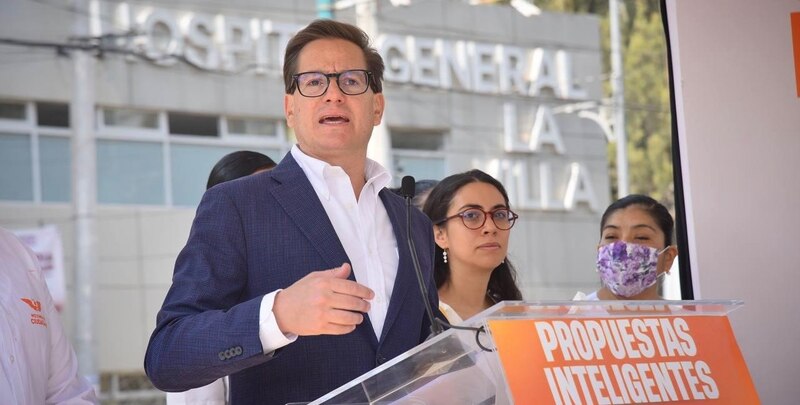 El candidato a la gubernatura de Jalisco, Enrique Alfaro, presenta sus propuestas inteligentes.