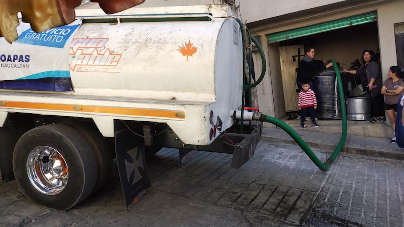 Llenado de agua purificada en garrafones