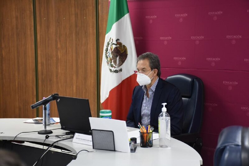 El Secretario de Educación Pública, Esteban Moctezuma Barragán, durante una videoconferencia.