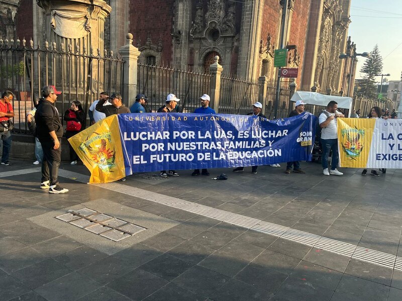 Posible título: Protesta en la UAS por el futuro de la educación