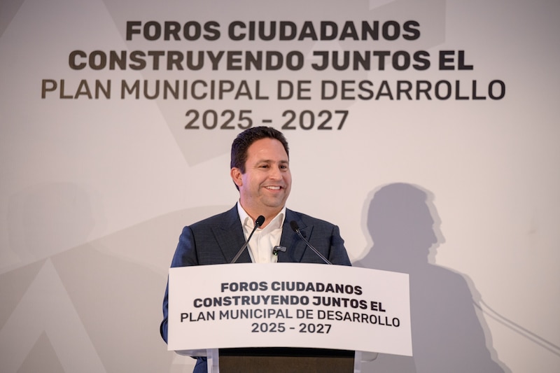 Javier Díaz González durante los Foros Ciudadanos, presentando propuestas para el futuro de Saltillo