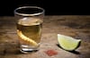 Plantean impuestos a bebidas alcóholicas de baja calidad 