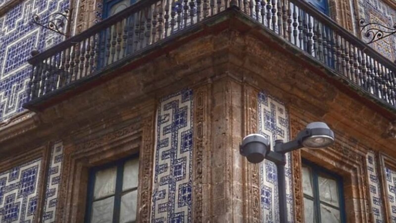 Edificio con azulejos en Puebla, México