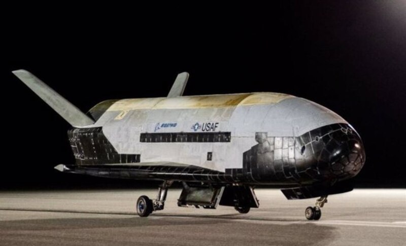 El Boeing X-37B es una nave espacial no tripulada reutilizable que ha sido desarrollada por la Fuerza Aérea de los Estados Unidos.