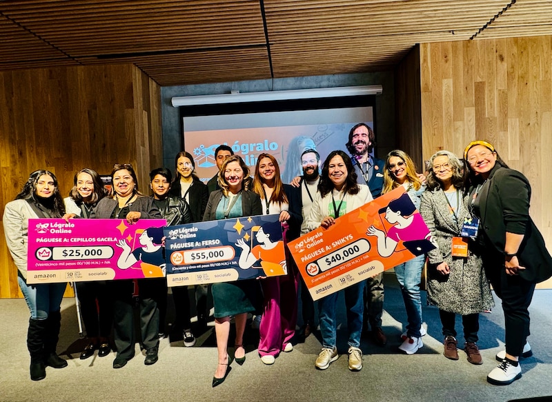 Mujeres emprendedoras reciben financiamiento