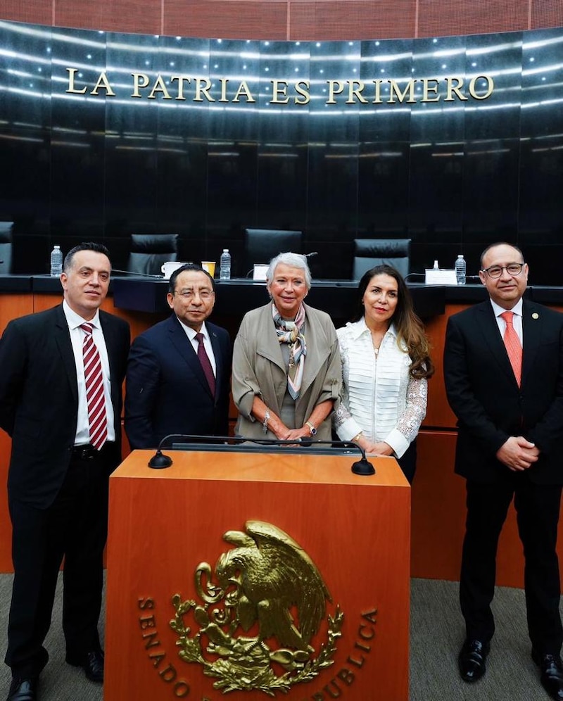 Reunión de trabajo en el Senado de la República