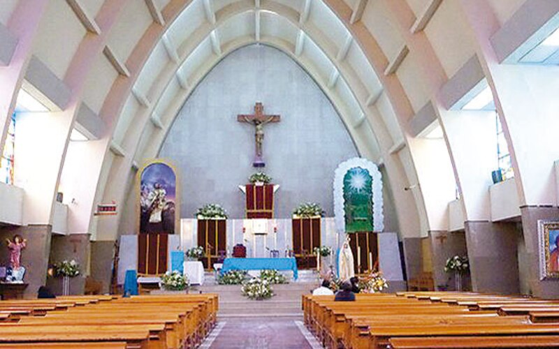 Interior de una iglesia católica
