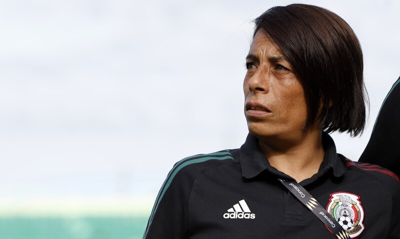 Mónica Vergara, entrenadora de la selección mexicana femenil