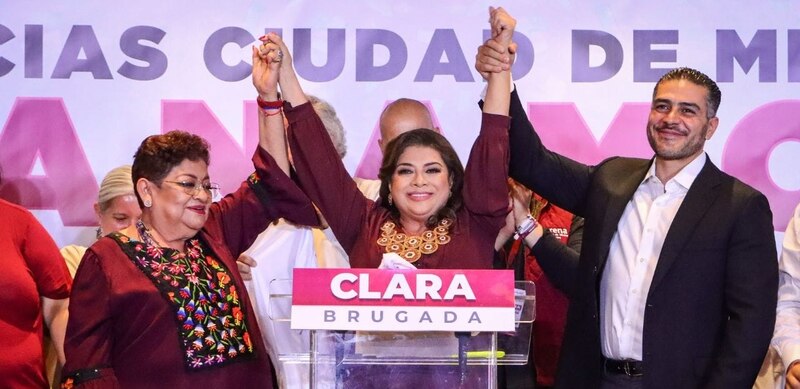 Clara Brugada, candidata de Morena a la alcaldía de Iztapalapa, celebra su triunfo en las elecciones de 2021.