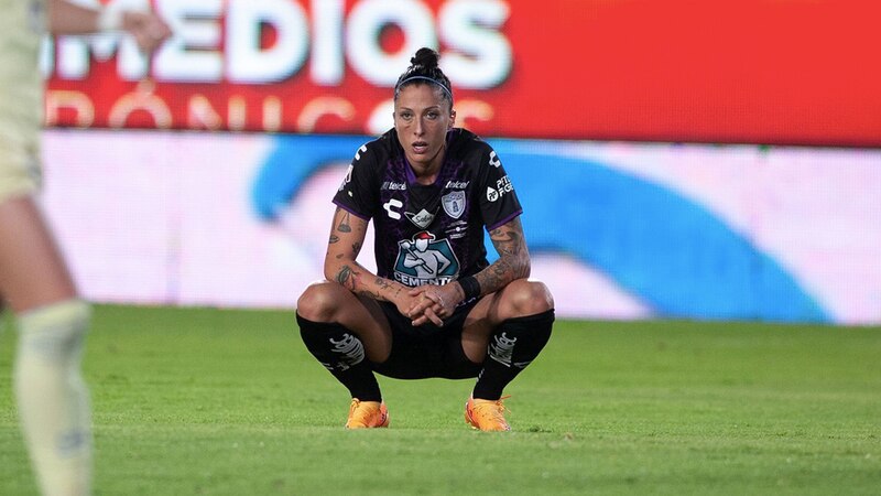 Jugadora de fútbol lesionada