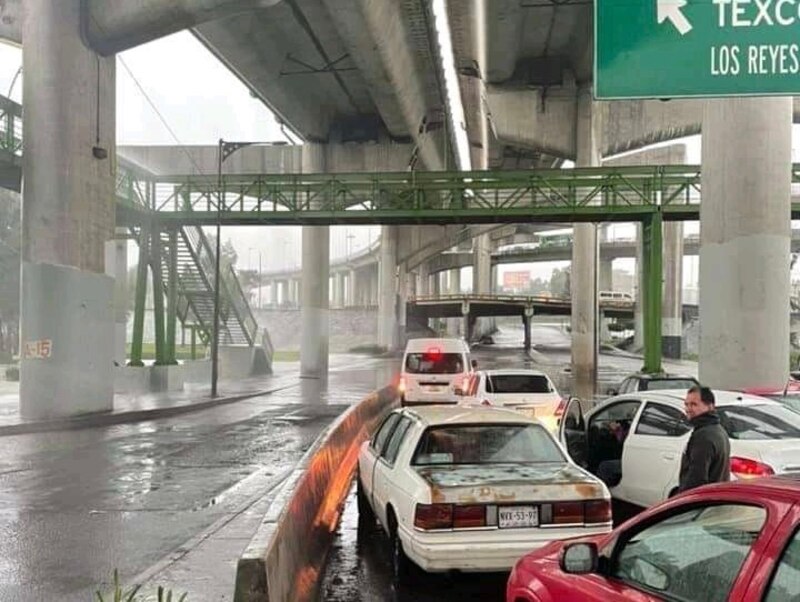 Lluvia provoca inundaciones en la Ciudad de México