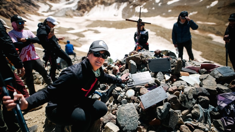 Mujer en la cima del Aconcagua