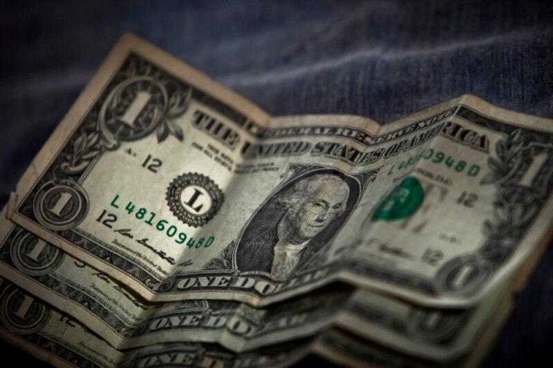 Un dólar doblado