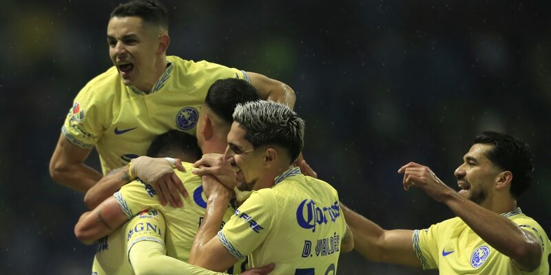 ¡Los Rayados celebran su victoria!