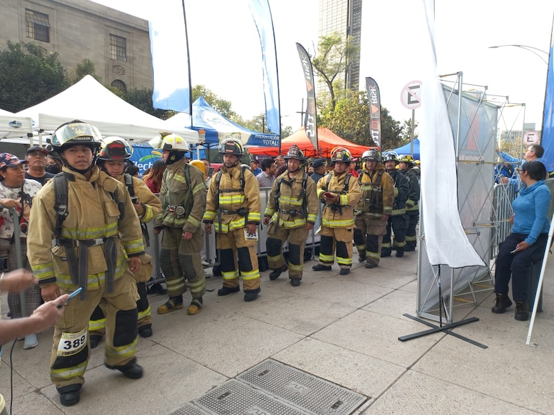 Bomberos en formación