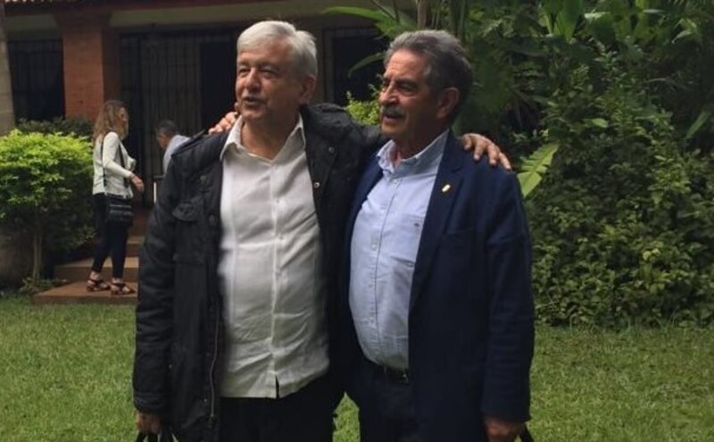 El presidente electo de Colombia, Gustavo Petro, se reúne con el expresidente Ernesto Samper.