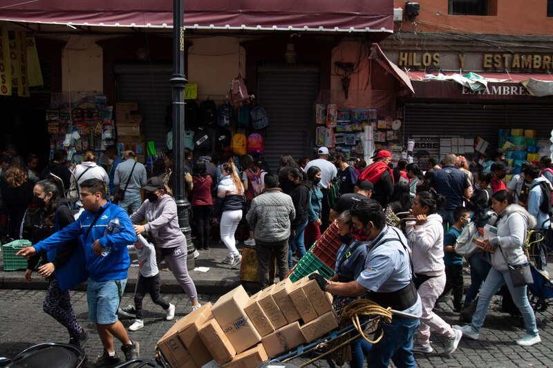 Title: Mercado mexicano