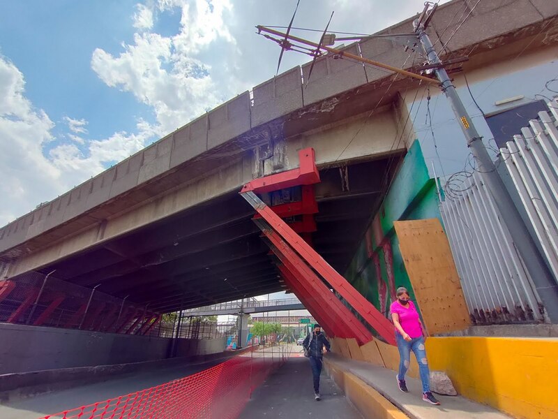Colapso de un puente en la Ciudad de México
