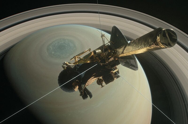 La sonda Cassini-Huygens fotografía Saturno