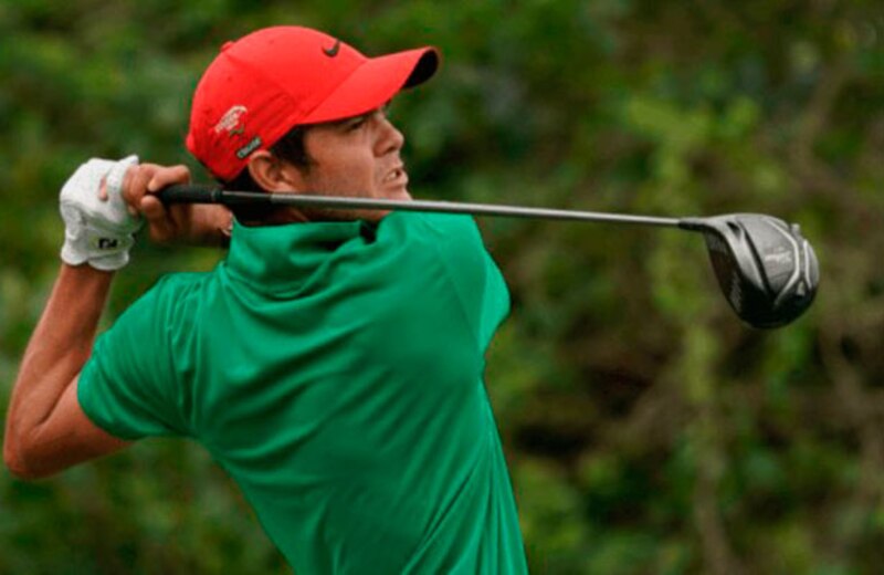 Golfista masculino en acción